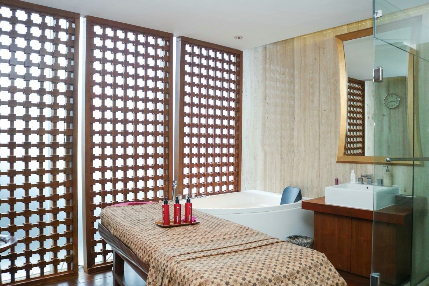 Top Market Trends Driving Dubai Beauty Industry Investments